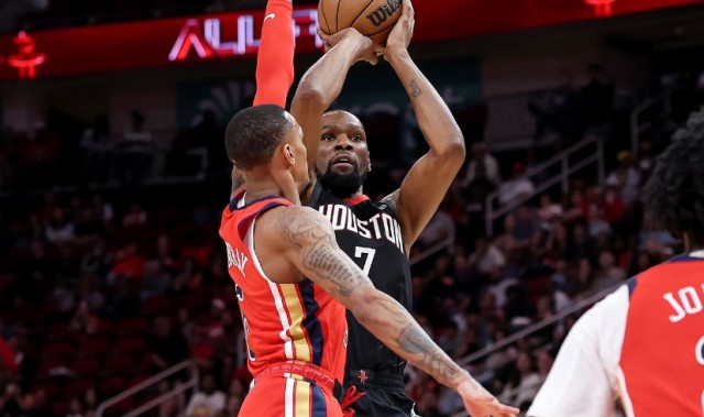 开云体育APP-NBA重大漏判！漏吹火箭关键时刻发球违例：杜兰特接球制胜一击